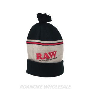 RAW POMPOM HAT