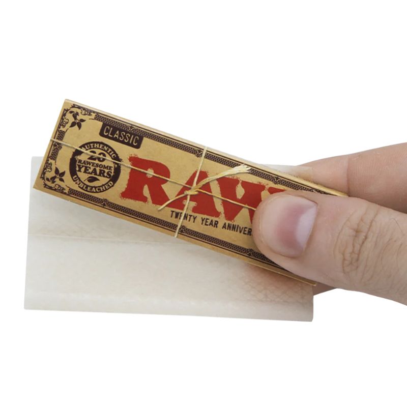 RAW CLASSIC 20TH ANNIVERSARY 1&1/4 SIZE ROLLING PAPERS 24PCS - Image 2